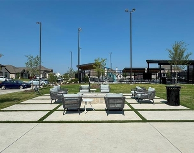 3720 Canyon Drive - Photo Thumbnail 25