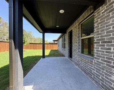 3720 Canyon Drive - Photo Thumbnail 16