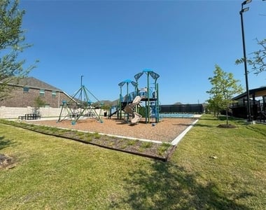 3720 Canyon Drive - Photo Thumbnail 28