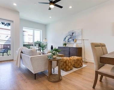 1902 N Carroll Avenue - Photo Thumbnail 13
