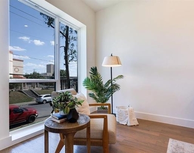 1902 N Carroll Avenue - Photo Thumbnail 18