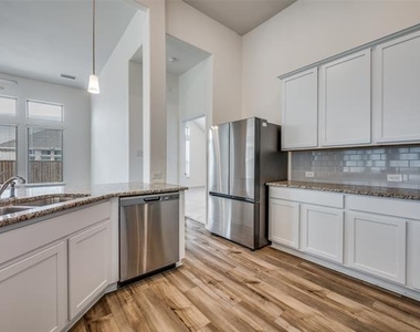 16309 Garden Drive - Photo Thumbnail 10