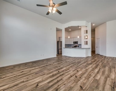 16309 Garden Drive - Photo Thumbnail 5