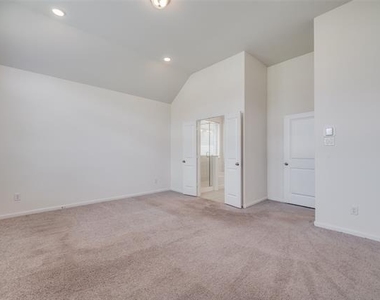 16309 Garden Drive - Photo Thumbnail 13