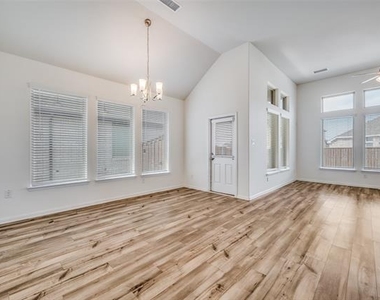 16309 Garden Drive - Photo Thumbnail 2