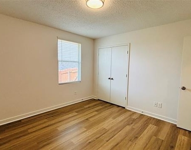 1007 Chilton Drive - Photo Thumbnail 22