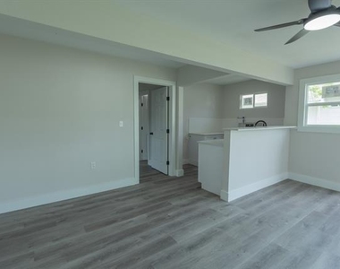 1716 Ethel Avenue - Photo Thumbnail 3