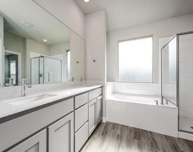 1316 Millerbird Way - Photo Thumbnail 15