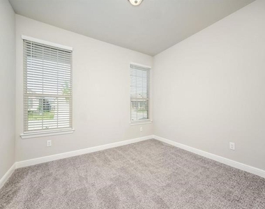 1316 Millerbird Way - Photo Thumbnail 17