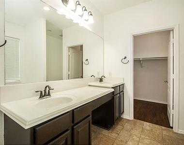 917 Swan Ridge Drive - Photo Thumbnail 14