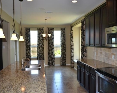 917 Swan Ridge Drive - Photo Thumbnail 4