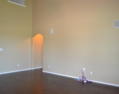 917 Swan Ridge Drive - Photo Thumbnail 7