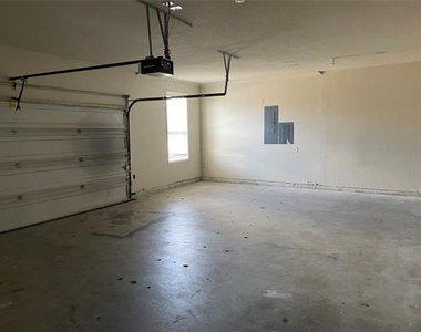 917 Swan Ridge Drive - Photo Thumbnail 8