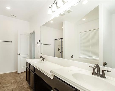 917 Swan Ridge Drive - Photo Thumbnail 12