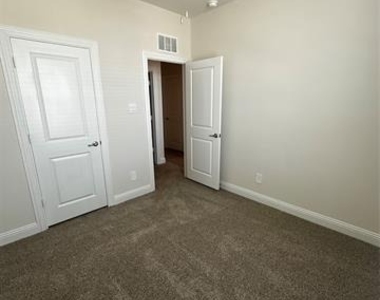 4548 Community Court - Photo Thumbnail 31