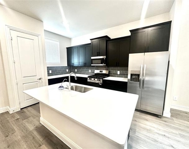 4548 Community Court - Photo Thumbnail 8