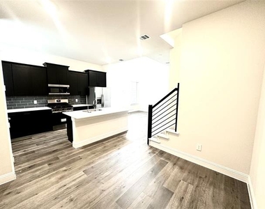 4548 Community Court - Photo Thumbnail 4