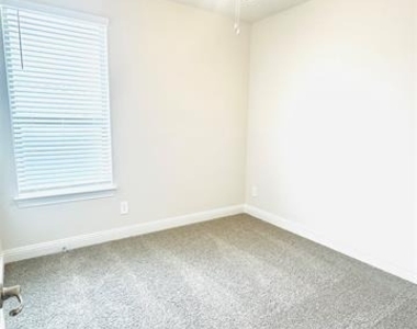 4548 Community Court - Photo Thumbnail 27