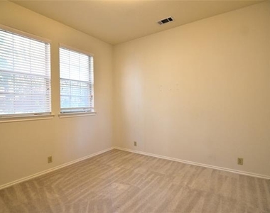 7000 Ivory Court - Photo Thumbnail 17