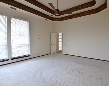 7000 Ivory Court - Photo Thumbnail 13