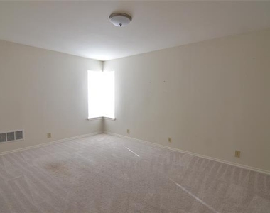 7000 Ivory Court - Photo Thumbnail 21