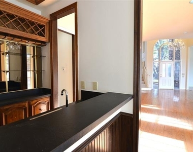 7000 Ivory Court - Photo Thumbnail 8