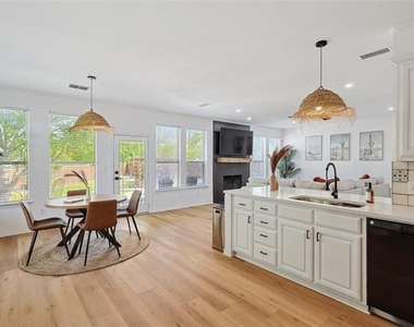 5615 Teal Court - Photo Thumbnail 10