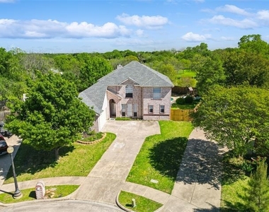 5615 Teal Court - Photo Thumbnail 4