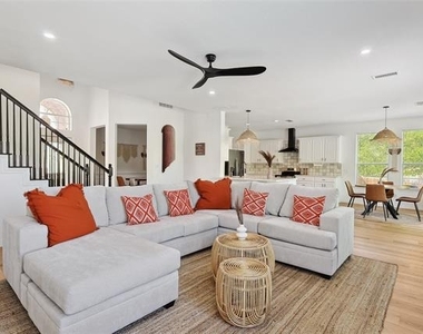 5615 Teal Court - Photo Thumbnail 7