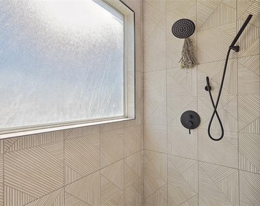 5615 Teal Court - Photo Thumbnail 18