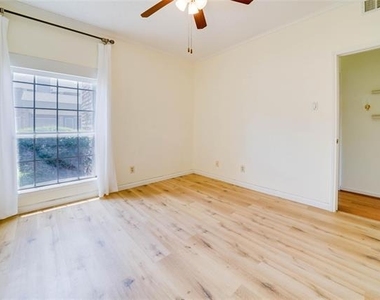 1700 Amelia Court - Photo Thumbnail 18