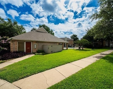 1700 Amelia Court - Photo Thumbnail 21