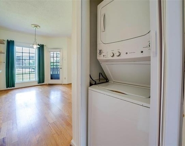 1700 Amelia Court - Photo Thumbnail 15