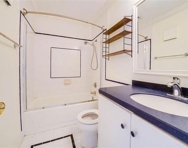 1700 Amelia Court - Photo Thumbnail 9