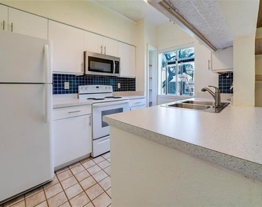 1700 Amelia Court - Photo Thumbnail 8