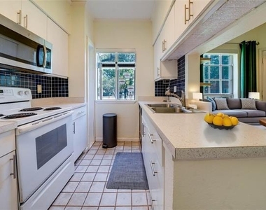 1700 Amelia Court - Photo Thumbnail 7
