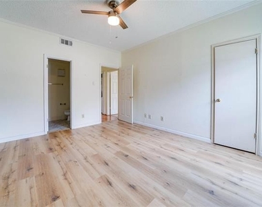 1700 Amelia Court - Photo Thumbnail 12
