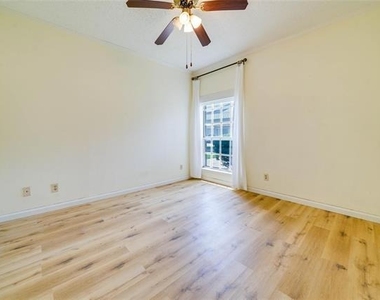 1700 Amelia Court - Photo Thumbnail 16