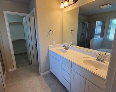 309 Sir Brine Drive - Photo Thumbnail 18