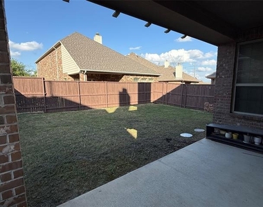 309 Sir Brine Drive - Photo Thumbnail 14