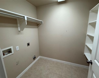 309 Sir Brine Drive - Photo Thumbnail 12