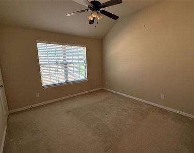 309 Sir Brine Drive - Photo Thumbnail 25
