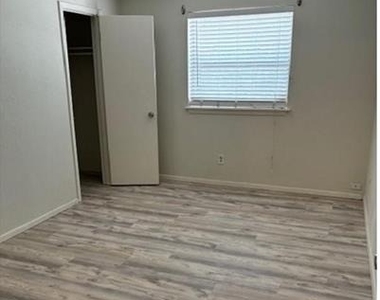 2729 Hurstview Drive - Photo Thumbnail 15