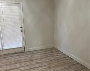 2729 Hurstview Drive - Photo Thumbnail 11