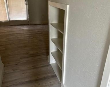 2729 Hurstview Drive - Photo Thumbnail 6