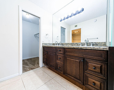 6 Royal Palm Way - Photo Thumbnail 3