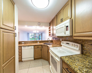 6 Royal Palm Way - Photo Thumbnail 1