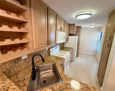 6 Royal Palm Way - Photo Thumbnail 8