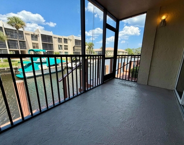 6 Royal Palm Way - Photo Thumbnail 19