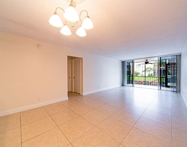 6 Royal Palm Way - Photo Thumbnail 5